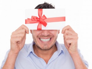 podarki-martovskim-muzhchinam