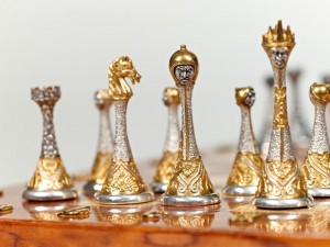 4-prodaem-shahmatyi-elitnyie-iz-raznyih-materialov